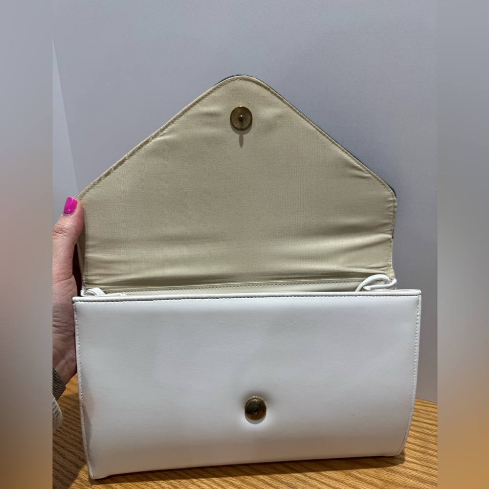 Vintage White and Navy Clutch with shoulder strap - Picture 6 of 11